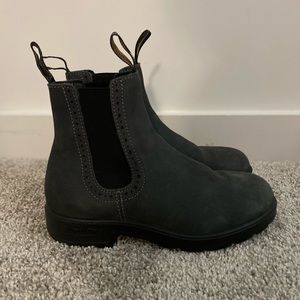 High top - Rustic Black Blundstone’s. BRAND NEW.